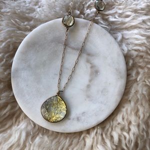 Long chain with angel quartz stones